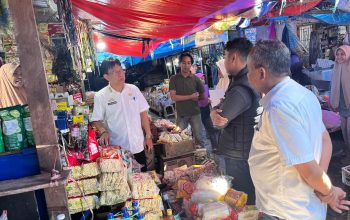Kasatgas Saber Pangkep Pimpin Pengecekan Harga Di Pasar Sentral Pangkajene