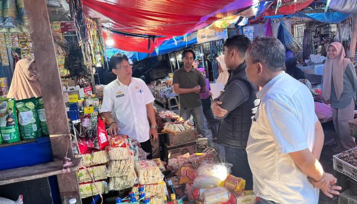 Kasatgas Saber Pangkep Pimpin Pengecekan Harga Di Pasar Sentral Pangkajene